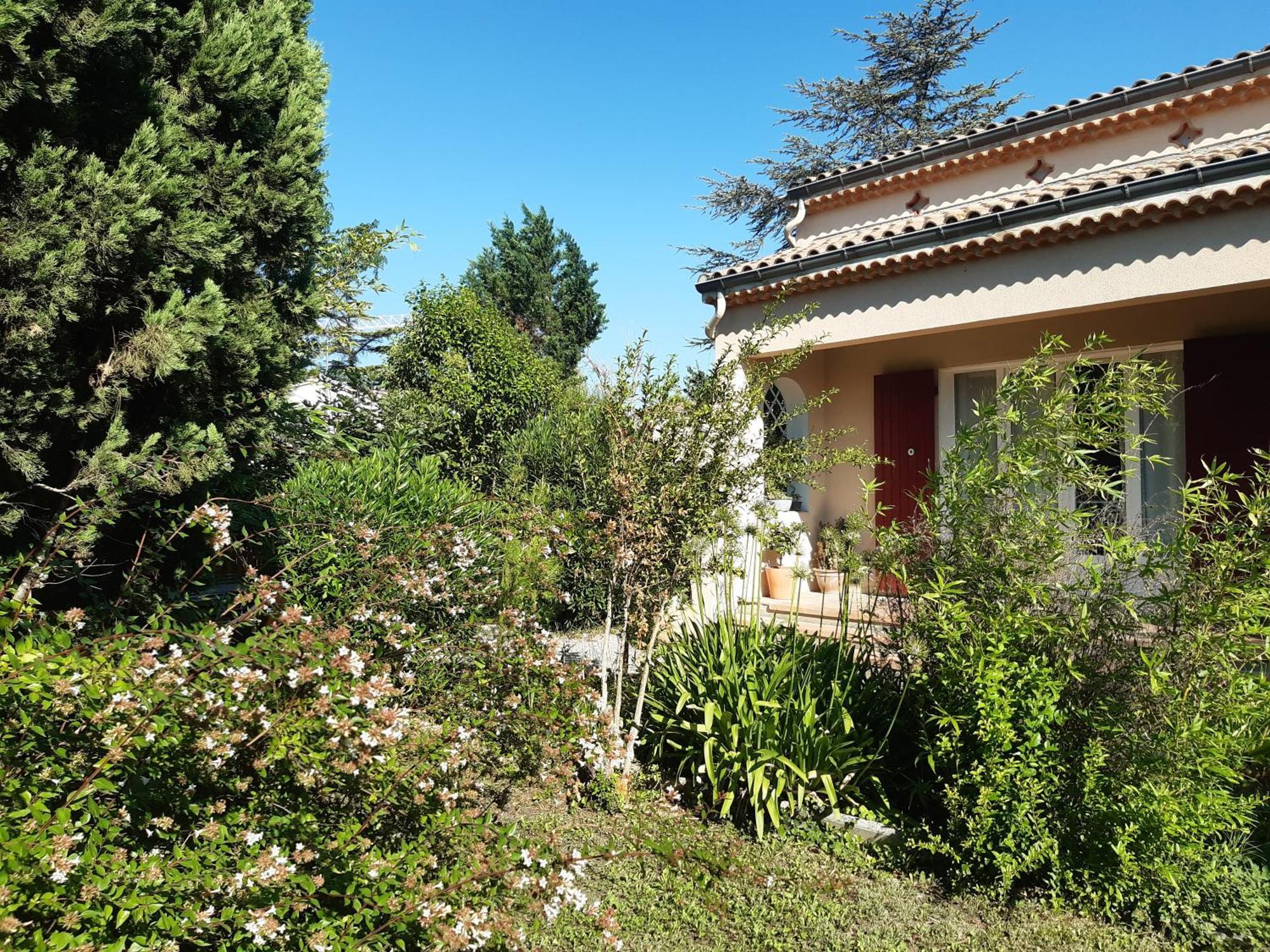 Villa " Les Bambous " , Jardin , Terrasse , Climatisation , Wifi , Parking Avignon Luaran gambar